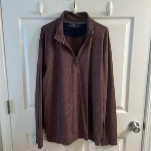 Men’s vineyard vines sweater